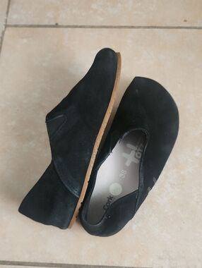 OTZ Black Suede Slip-On Cork Lite Women’s Shoes Size 38